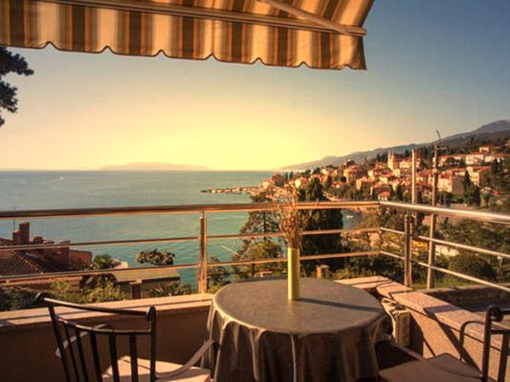 Apartments Villa Dinka Opatija Exterior foto